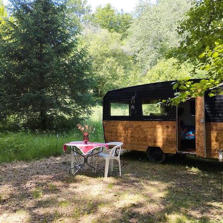 La Caravane Nature Saint-Julien-le-Petit Екстериор снимка